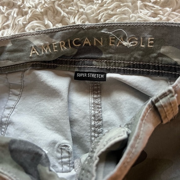 American Eagle Grey Camo Cargo Jean - Picture 5 of 13
